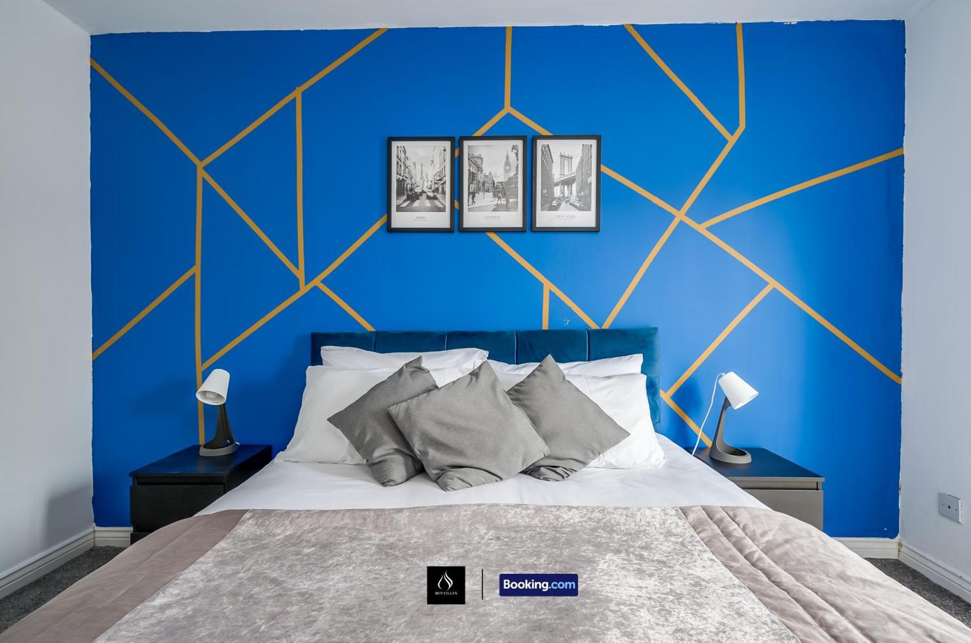 2 Bed House By Boyeilles Apartments Short Lets & Serviced Accommodation Belfast With Balcony & Free Parking Kültér fotó